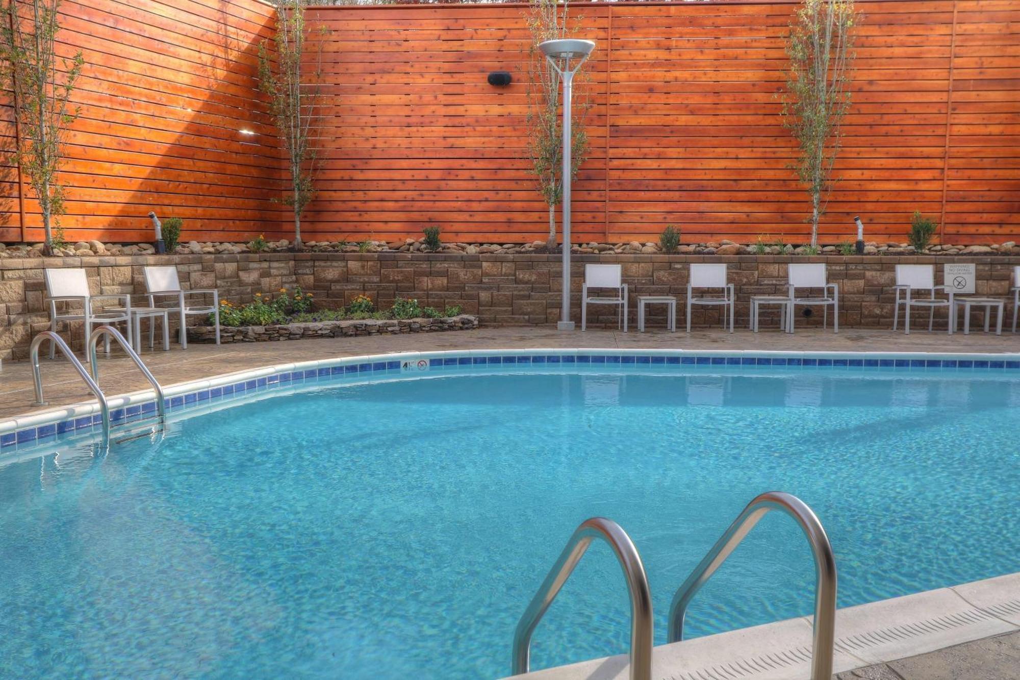 Fairfield Inn & Suites By Marriott Gatlinburg Downtown Exteriör bild