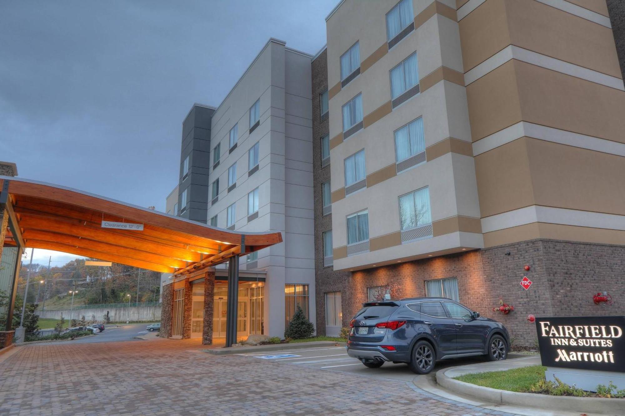 Fairfield Inn & Suites By Marriott Gatlinburg Downtown Exteriör bild